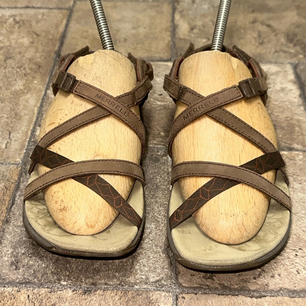 Merrell sandals Size 6
